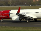 Norwegian Air Shuttle Boeing 737-8Q8 take off...