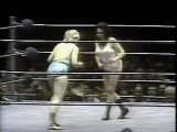 Fabulous Moolah vs Joyce Grable (WWWF 1974.12.16)