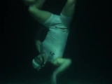 Víz alatti rögbi promo videó orosz stílusban