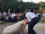 Lebegő férj az esküvői tánc közben