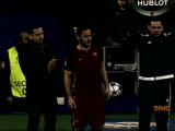 Francesco Totti gets standing ovation from...