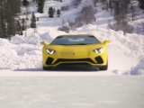 Lamborghini Aventador S páros gyakorlata egy...