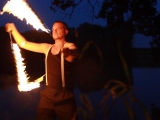 Zsonglőrök: Tűzzsonglőr angyalszárnnyal