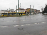 Szeged - villamos a körforgalomban