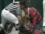 Gyermek balesete egy amerikai futball meccsen