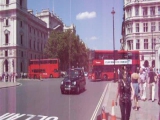 Londoni utca: buszok és taxik