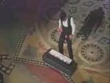 Play piano with ball
