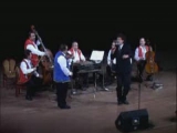 Koltay Zoli énekel