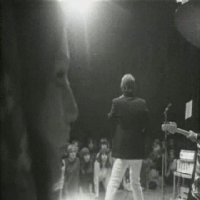 Love is all around (1968)