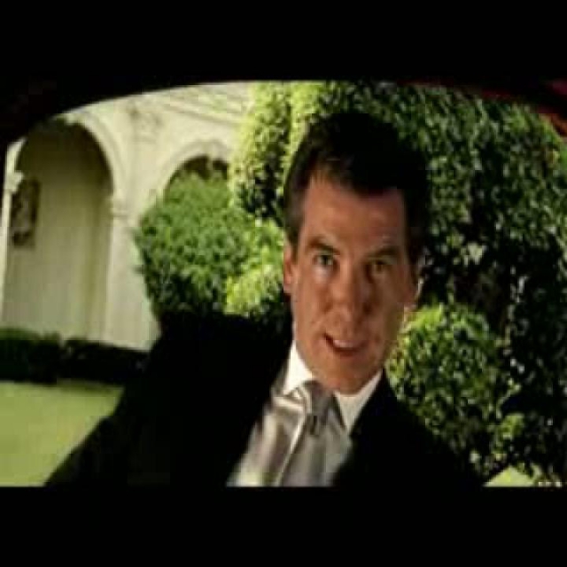 James Bond riksázik