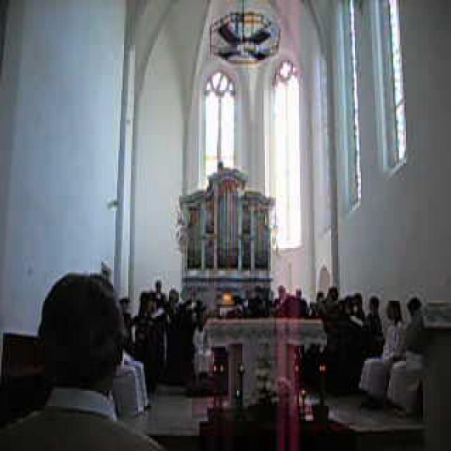 Saint-Saens: Ave verum ...
