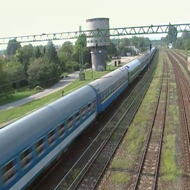 V43 - 1212 érkezik a 345-ös AVALA InterCity-vel BP Keletiből(közv.Praha Hlavni Nadrazi).