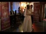 A nyitó tánctól a menyasszonyi tortavágásig...