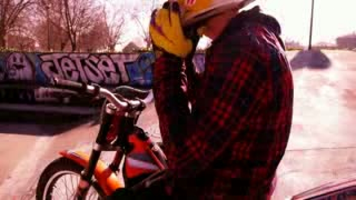 Julien Dupont motort cserélt