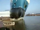 Amikor a hajót bezúdítják a folyóba!
