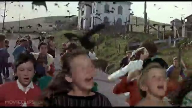 A varjak megtámadják a diákokat