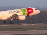 TAP - Air Portugal Airbus A320-214 CS-TNK...