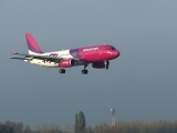 Wizz Air Airbus A320-232 HA-LPI Landing Liszt...
