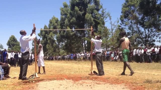 Kenyai magasugró gimnazisták