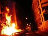 Tizenöt méteres lángok a Szövetség utcában