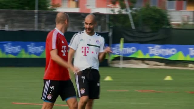 Guardiola fenékbe rúgta Robbent