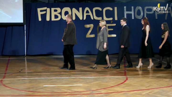 Szalagavató 2013 / 01 - Az osztályok bevonulása