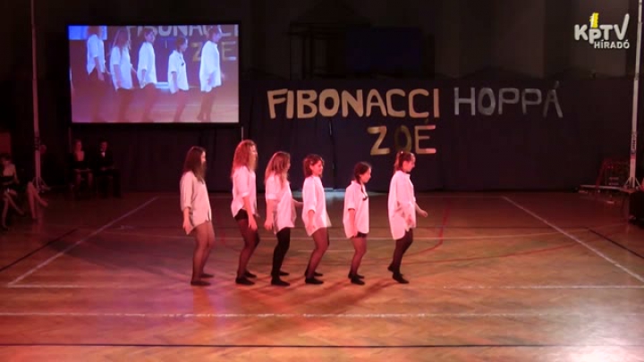 Szalagavató 2013 / 02 - A 12. évfolyamosok tánca