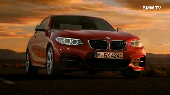 A BMW 2 Coupé reklámja