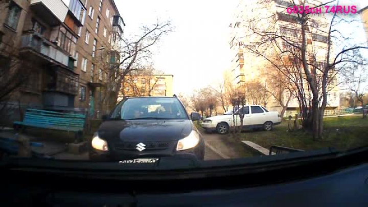 Így aláz egy Suzukis anyuka!