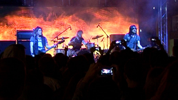 Gilby Clarke imádott a Guns n' Rosesban zenélni