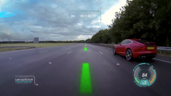 Így működik a Jaguar virtuális szélvédője