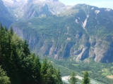 Alpe d'Huez sziklás szerpentinen