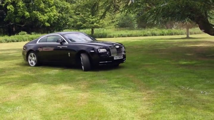 Kilinccsel előre - Rolls Royce Wraith