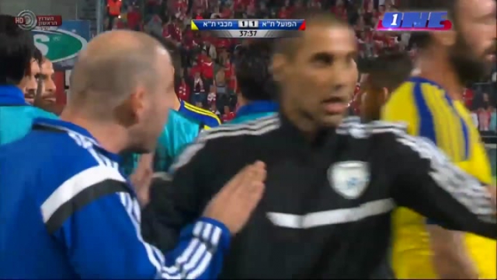 Szurkolói balhé a Hapoel-Maccabi meccsen