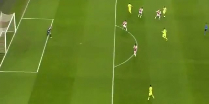 Lionel Messi második gólja - Ajax vs Barcelona 0-2