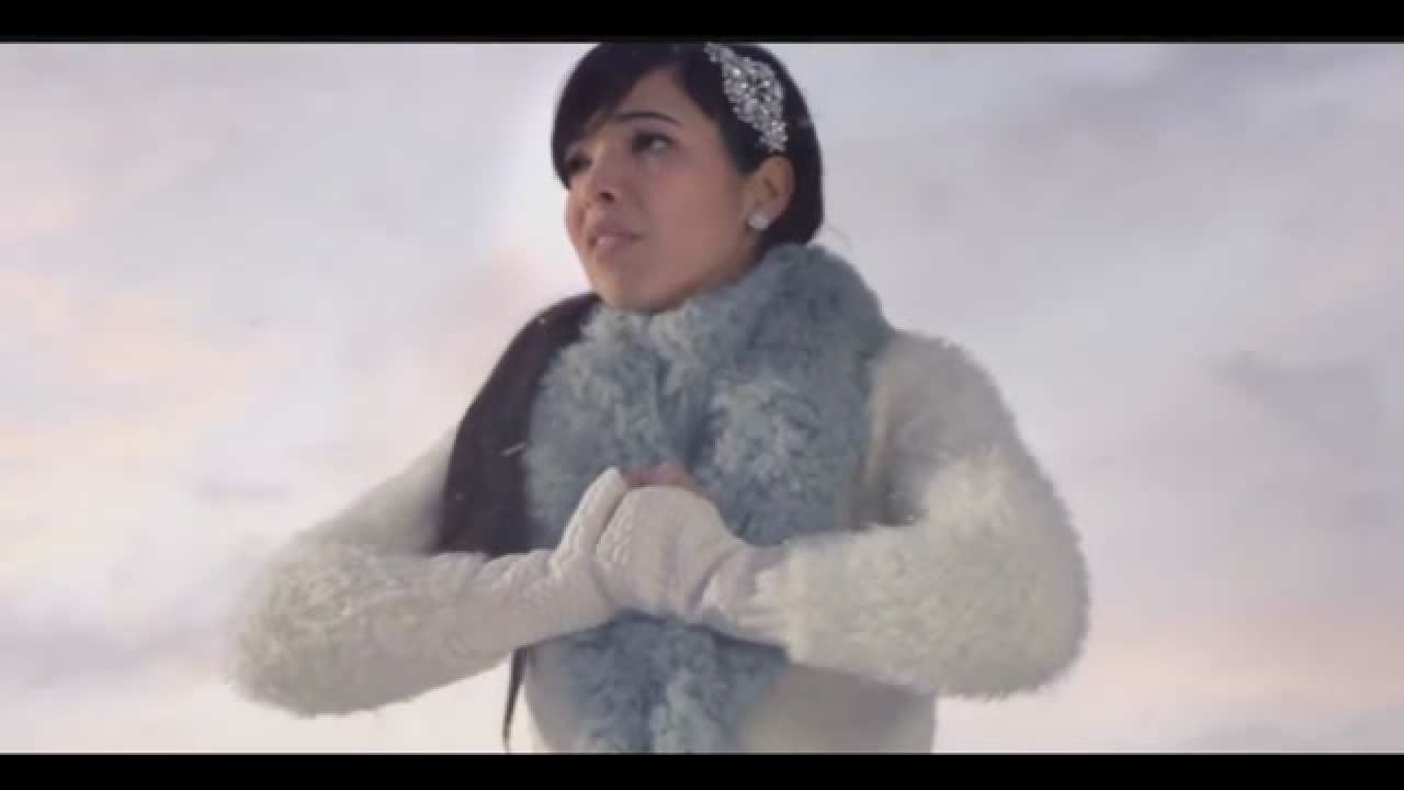 Indila love. Индила Love story. Indila с мужем. Индила клип лав стори. Love story Indila обложка.