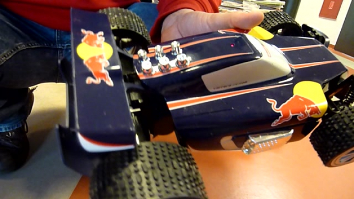 Carrera RC Buggy Red Bull 1:16