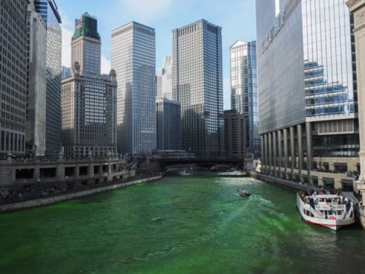Zöldre festették a Chicago folyót