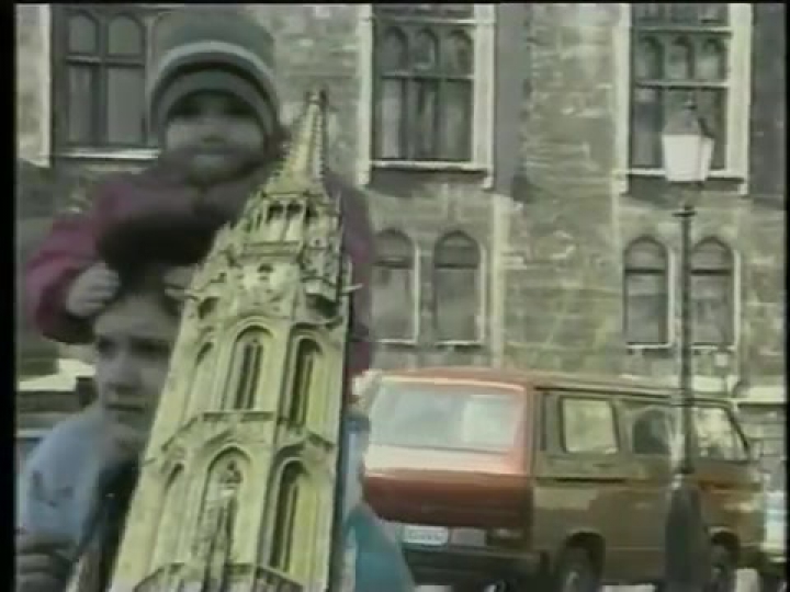 Isten Haza Család - az FKgP kampányfilmje (1990)