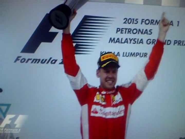 Maláj Nagydíj 2015: Sebastian Vettel győzelme, himnusz