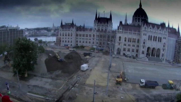 Time-lapse videó a Kossuth tér megújításáról