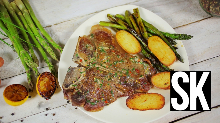 Így kell T-bone steaket sütni