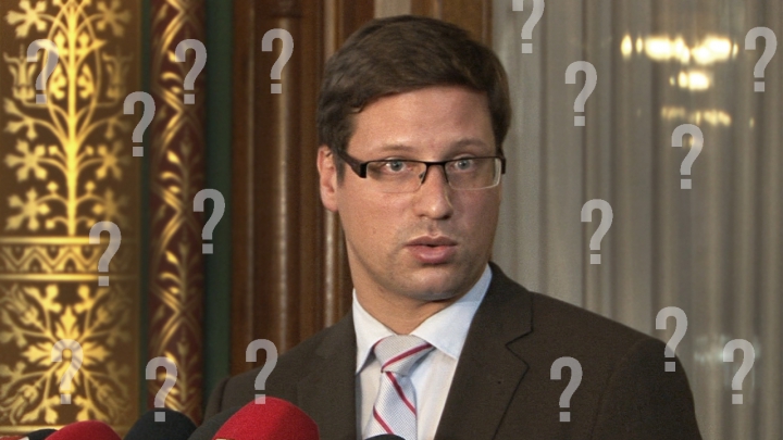 A Fidesznek elege lett abból, hogy össze-vissza kérdezősködünk