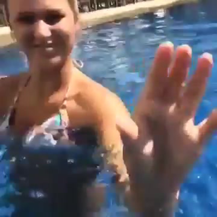 Cuki feketepárduc és a medence