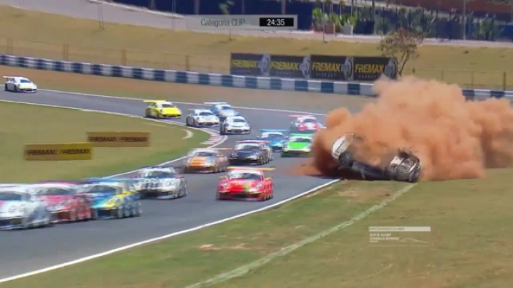 Crash Pedro Piquet Porsche GT3 Cup 2015