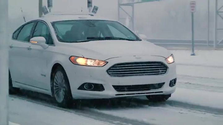 Téli terepen teszteli önvezető autóját a Ford