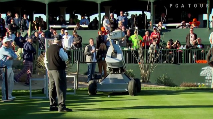 Egyetlen ütésből betalált a lyukba az LDRIC nevű golfrobot