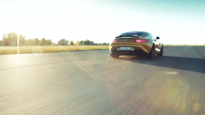 Előjáték nincs, csak a durvaság. AMG GTS