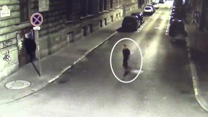 Felfegyverkezve elkövetett garázdaság miatt keressük