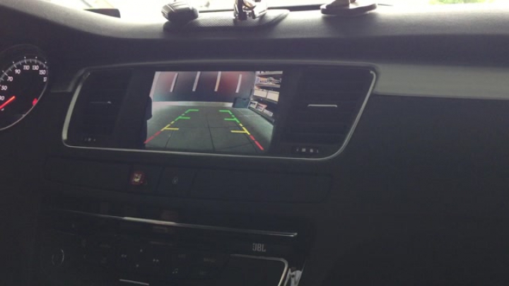 Peugeot 508 tolatókamera